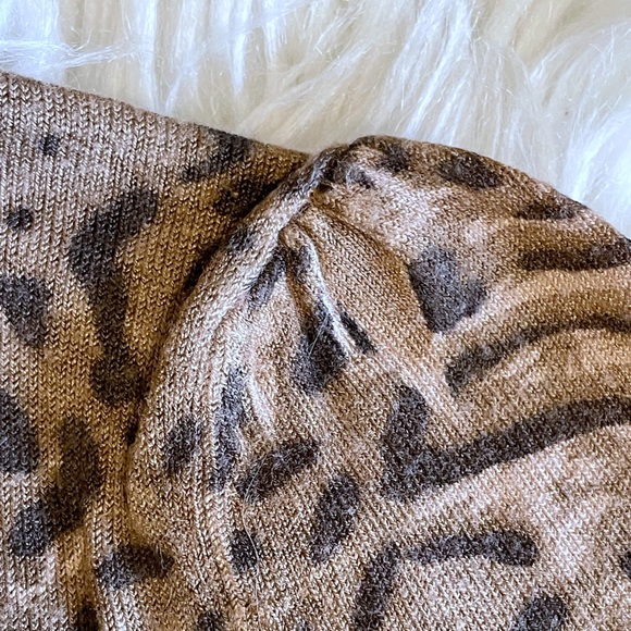 Leopard print mock neck short sleeve knit sweater - Picture 3 of 11